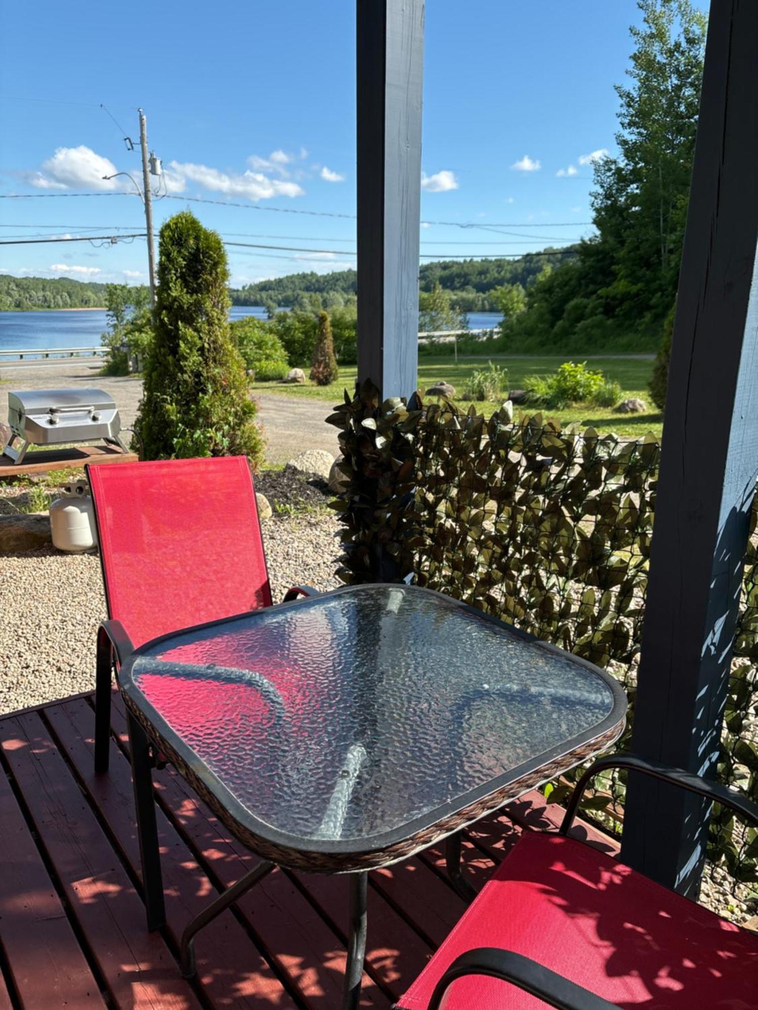 Domaine De La Baie, Les Suites Shawinigan Eksteriør billede