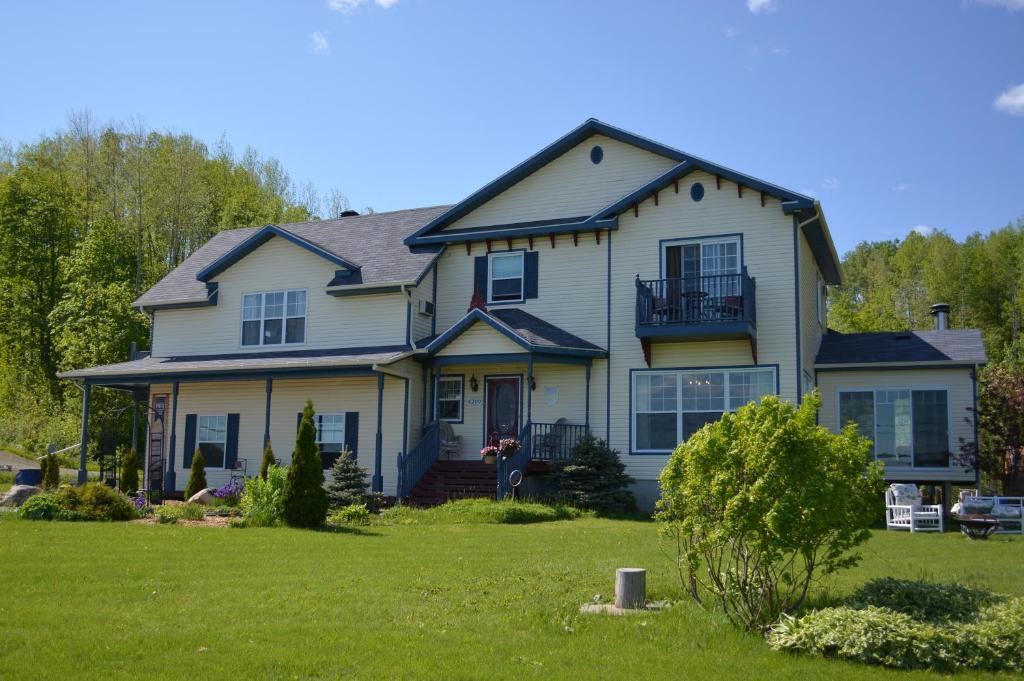 Domaine De La Baie, Les Suites Shawinigan Eksteriør billede